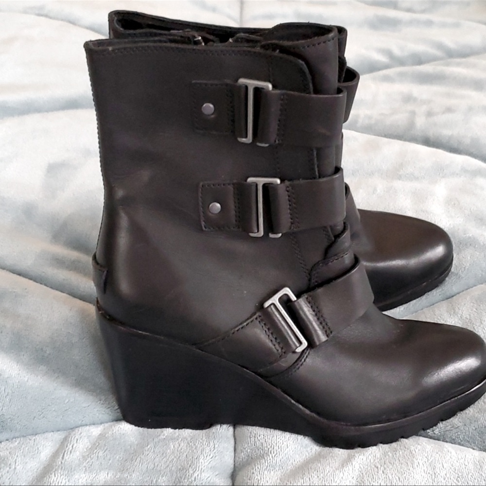 SOREL | BLACK Wedge Boots size 8.5